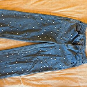 Jeans with pearl design on front